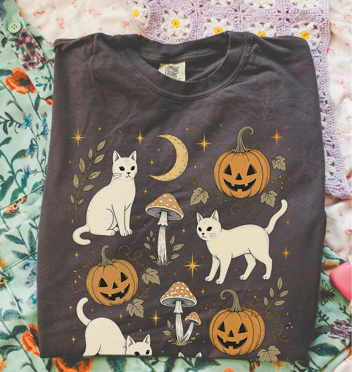White Cat Pumpkin Patch Oversized T-Shirt